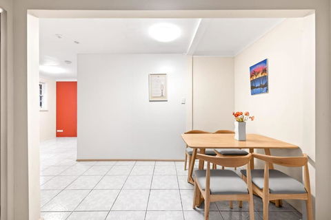 Quaint Queen Room In Pymble - Private Spot - Shared Bathroom - Tourism Brisbane 3