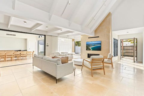 Raven6, Noosa Sound - Tourism Brisbane 2