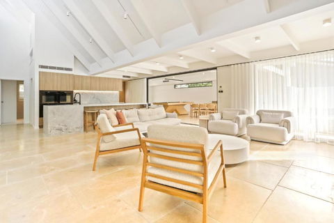 Raven6, Noosa Sound - Tourism Brisbane 1