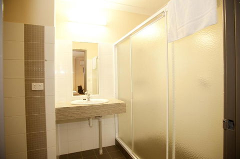 Prince Of Wales Hotel, Bunbury - Tourism Brisbane 3