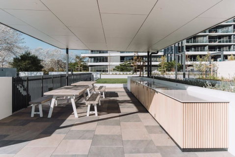Pristine 2-Bed Apartment With Pool And BBQ - Brisbane Tourism 2