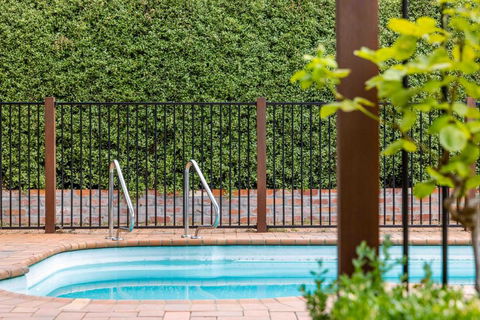Private Pool Retreat In Watson - Tourism Brisbane 0