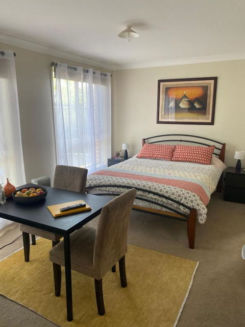Private Room With Ensuite And Parking Close To Wollongong CBD - Tourism Brisbane 0