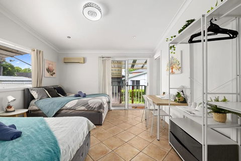 Quadruple Ensuite Room - Nearby Stations & Shops - Brisbane 4u 1