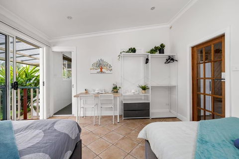 Quadruple Ensuite Room - Nearby Stations & Shops - Brisbane 4u 2