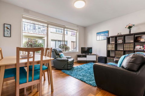 Quaint & Homey Ripponlea Flat - Tourism Brisbane 0