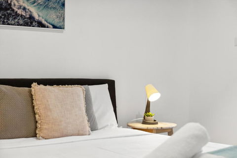 Quaint Double Room - Centrally Located At Glenfield - Shared Bathroom - Brisbane Tourism 2