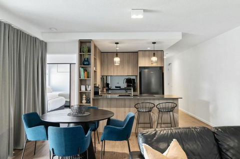 Queen Windsor I30 - Brisbane Tourism 0