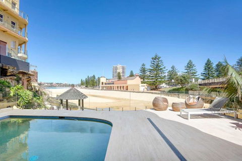 Queenscliff Penthouse - Beachfront - Tourism Brisbane 0
