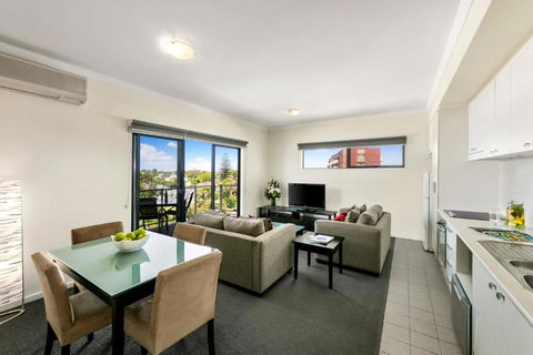 Quest On Rheola - Brisbane 4u 0