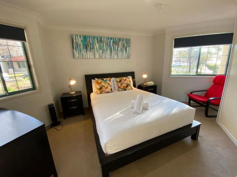 Quiet 2 Bedroom Apt In The Heart Of Old Kingston - Brisbane Tourism 2