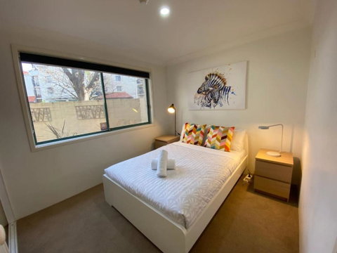 Quiet 2 Bedroom Apt In The Heart Of Old Kingston - Brisbane Tourism 3