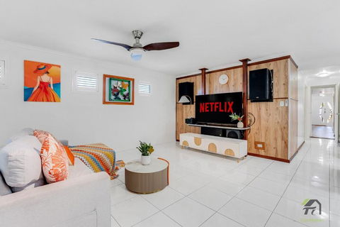 Quiet 5 Bedrooms House Located Springfield Lake - Tourism Brisbane 0