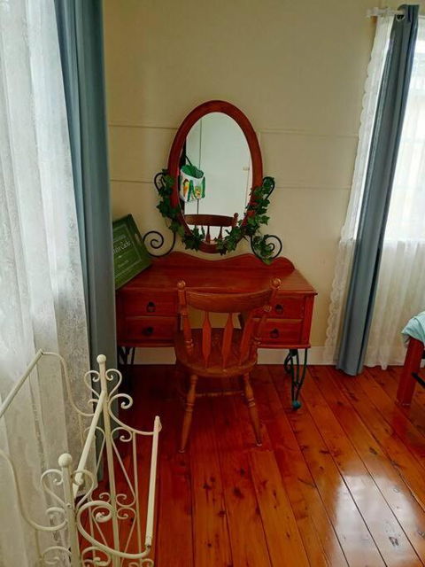 Quiet Private Central Cozy 3bdrm FREE Parking - Tourism Brisbane 3