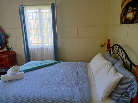 Quiet Private Central Cozy 3bdrm FREE Parking - Tourism Brisbane 1