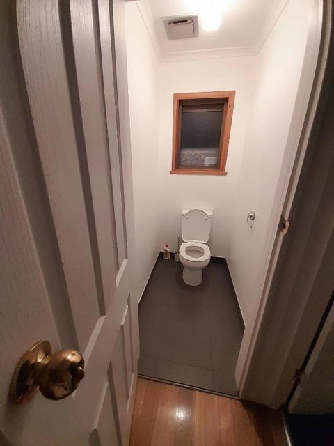 Quiet Room With Off Street Parking In Hobart - Tourism Brisbane 1