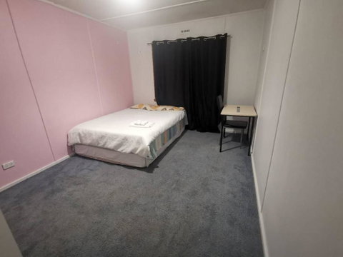 Quiet Room With Off Street Parking In Hobart - Tourism Brisbane 2