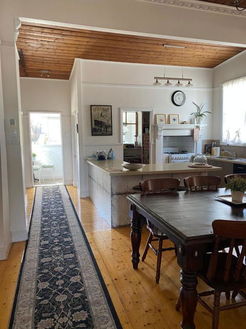 R&R Blue Diamond Luxury Cottage Maryborough, Vic - Tourism Brisbane 3