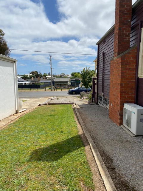 R&R Blue Diamond Luxury Studio Maryborough, Vic - Tourism Brisbane 3