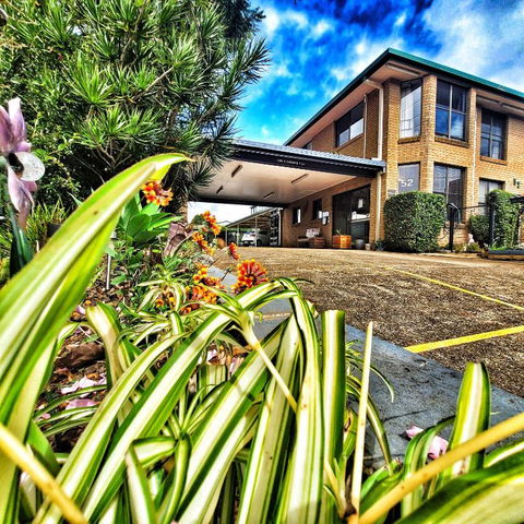 Raceview Motor Inn - Brisbane Tourism 0