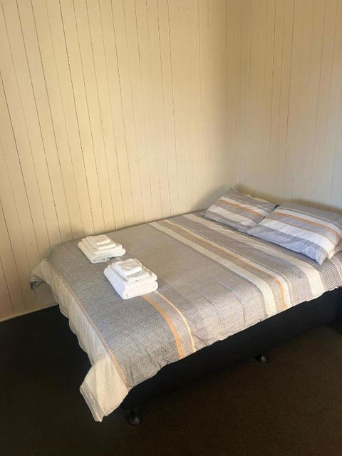 Railway Hotel - Tourism Brisbane 1