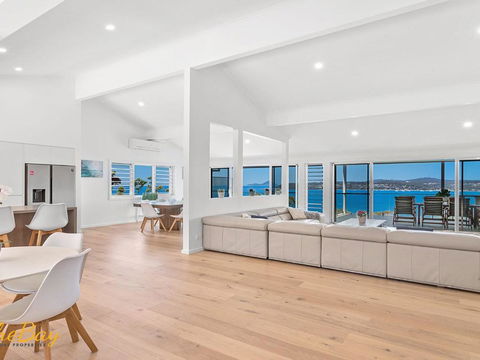 Randall Drive No 64 - Tourism Brisbane 0