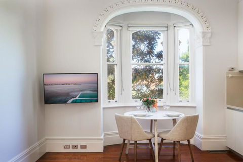 Ravenscourt S Studio Apartment Close To Everything - Brisbane Tourism 1