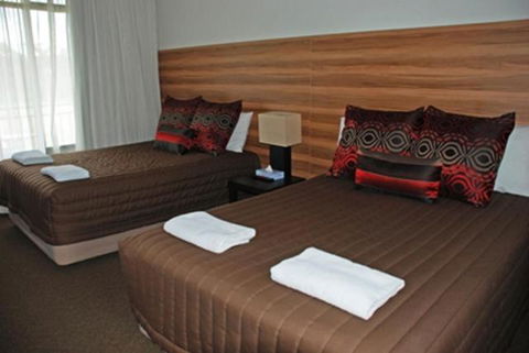 Red Cedars Motel - Tourism Brisbane 1