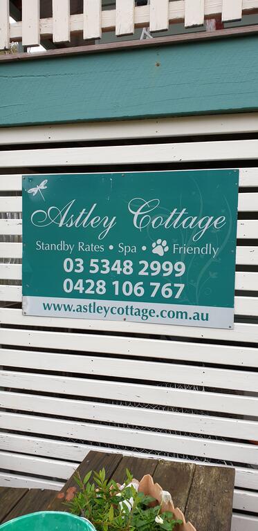 Astley Cottage - Brisbane Tourism 0