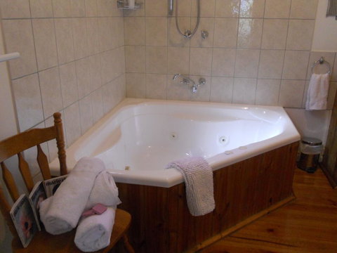 Astley Cottage - Brisbane Tourism 1