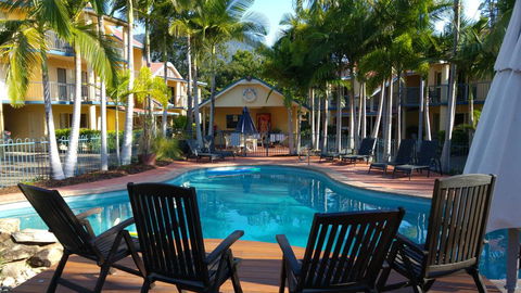At Beach Court Holiday Villas - Brisbane Tourism 0