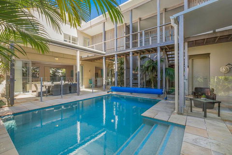 Augusta House - Brisbane Tourism 0
