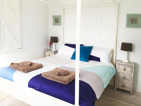 Aurora Beachfront Cottage - Tourism Brisbane 1