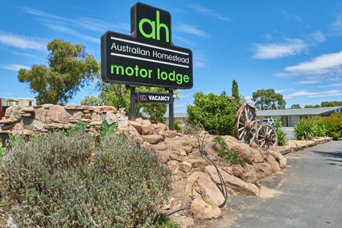 Australian Homestead Motor Lodge - Tourism Brisbane 0