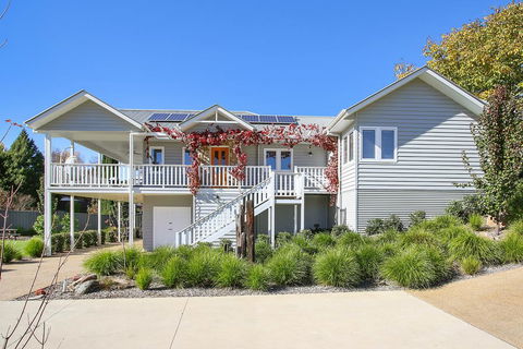 Autumn Home - Our Place At Bright - Brisbane Tourism 0