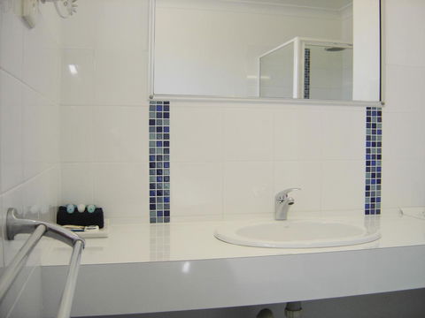 Avaleen Lodge Motor Inn - Tourism Brisbane 1