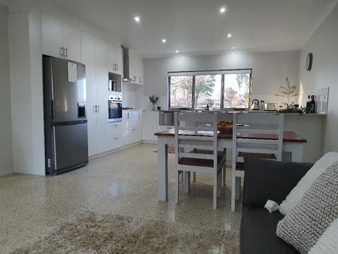Aveley Equestrian Cottage - Tourism Brisbane 0