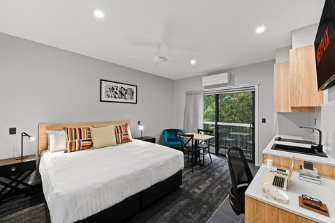 AVENUE MOTEL APARTMENTS - Tourism Brisbane 1