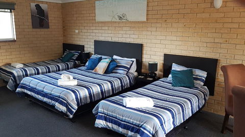 Avlon Gardens Motel - Tourism Brisbane 0