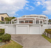Azur 1 - South One Mile Beach - Brisbane Tourism
