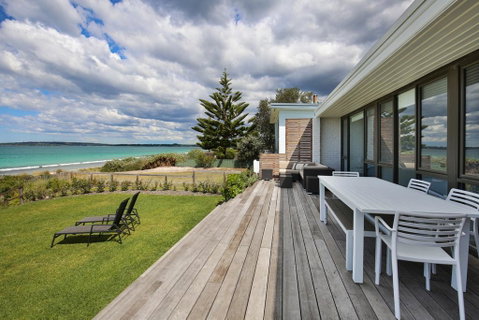 Azure Absolute Beachfront - Pet Friendly - Brisbane Tourism 0