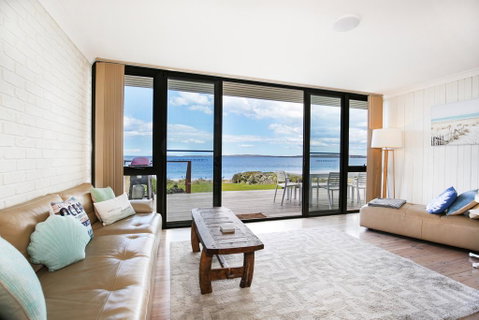 Azure Absolute Beachfront - Pet Friendly - Brisbane Tourism 2