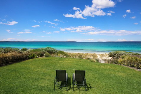 Azure Absolute Beachfront - Pet Friendly - Brisbane Tourism 1