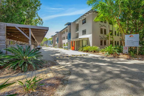 Baden 61 - Rainbow Shores, Air Conditioned Unit, Walk To Beach, Pool, Tennis Court - Tourism Brisbane 1