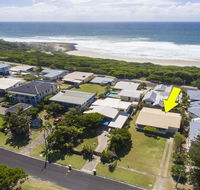 Bailey's Beach House - Brisbane Tourism