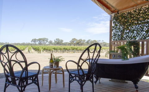 Balgownie Estate Winery Retreat & Restaurant - Tourism Brisbane 1