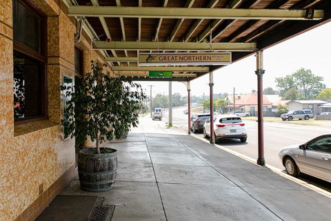 Bank Hotel Dungog - Tourism Brisbane 1