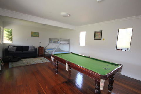 BANYANDAH 557 Ocean Drive NH - Brisbane 4u 3