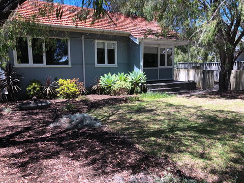 Barefoot Beach Cottage - Busselton - Tourism Brisbane 3