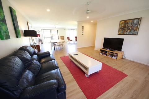 Barefoot Bungalow At Hat Head - Tourism Brisbane 0